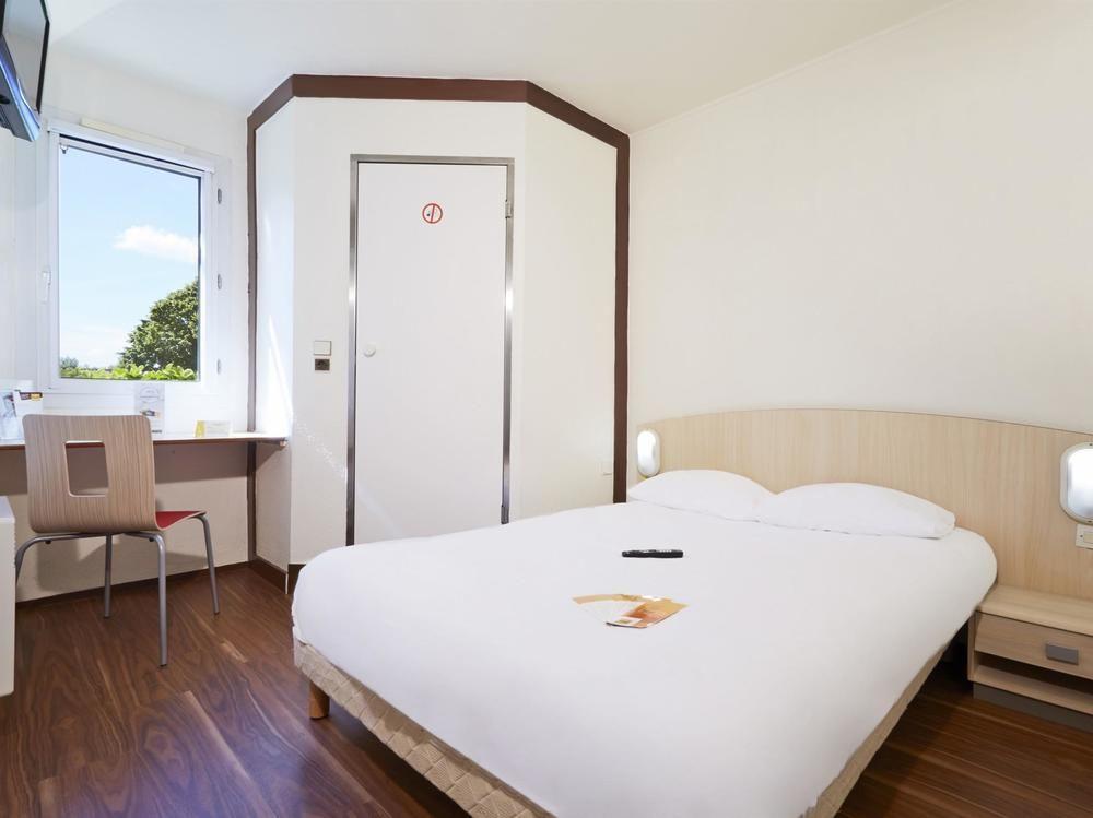 Hotel F1 Lyon Genay Massieux エクステリア 写真