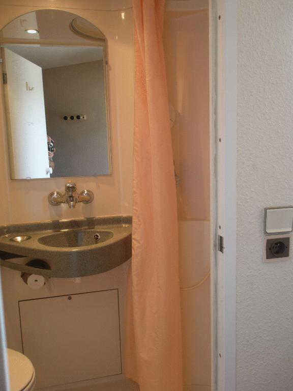 Hotel F1 Lyon Genay Massieux 部屋 写真