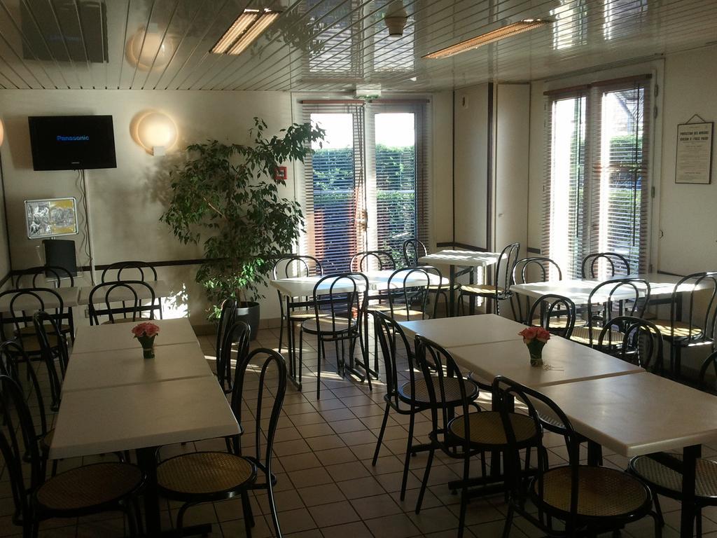 Hotel F1 Lyon Genay Massieux エクステリア 写真