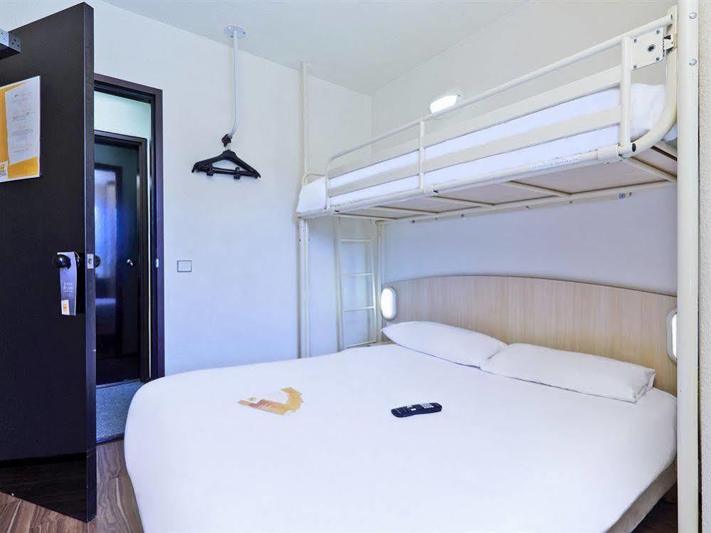 Hotel F1 Lyon Genay Massieux エクステリア 写真